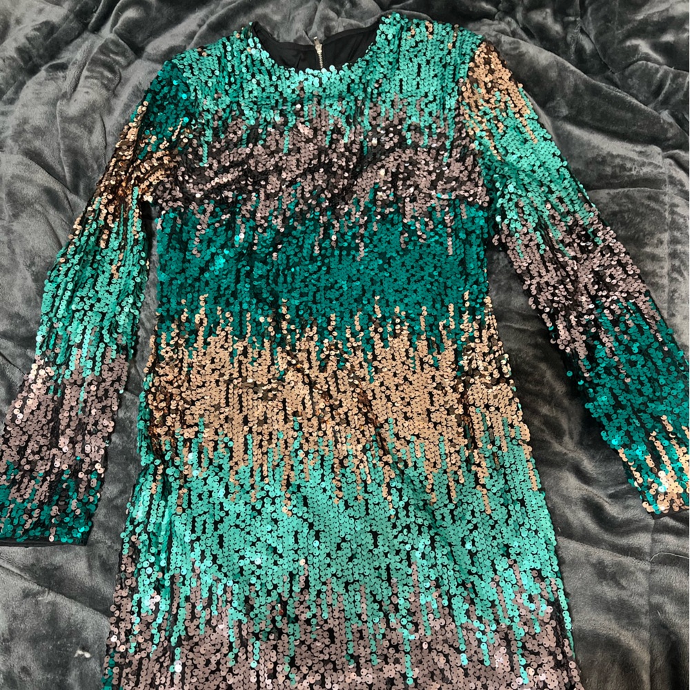 Green multi/ sequin dress
NWOT
